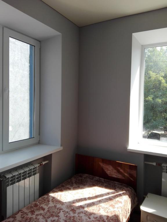 Apartment on Kryvorizhstal Street 35-24 Kryvy Rih Buitenkant foto