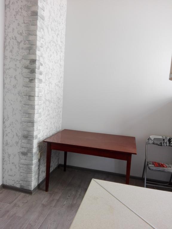 Apartment on Kryvorizhstal Street 35-24 Kryvy Rih Buitenkant foto