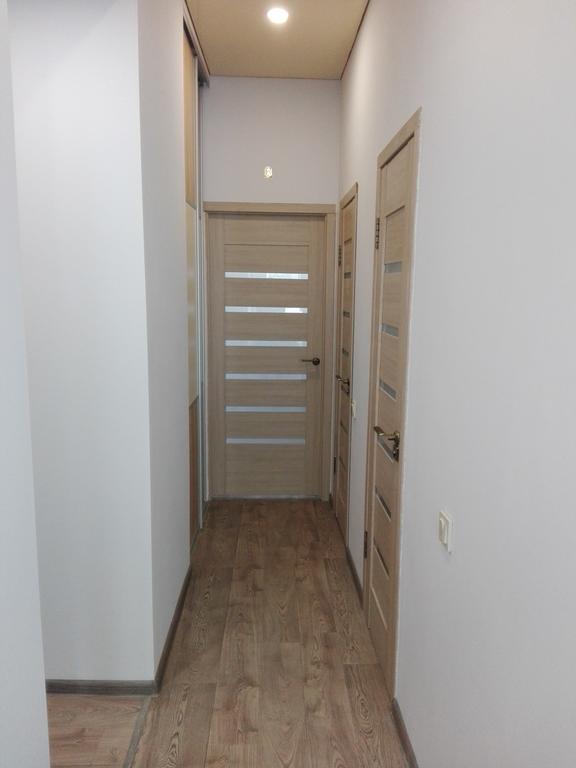 Apartment on Kryvorizhstal Street 35-24 Kryvy Rih Buitenkant foto